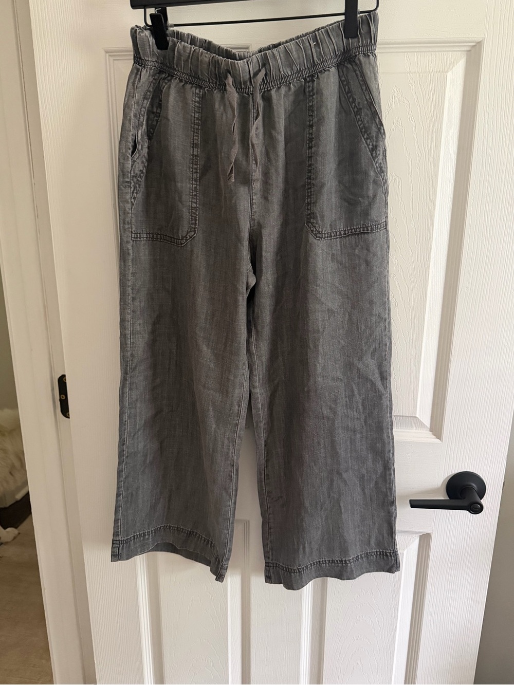 Splendid Gray Wide-Leg Capris with Drawstring Waist